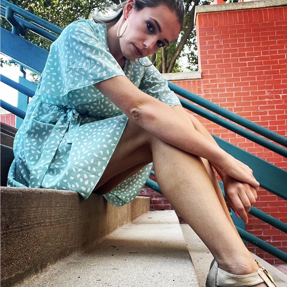 Mint green belted dress - Picture 2 of 5